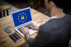 Lees meer over het artikel Raamfolie: isoleren en privacy verbeteren